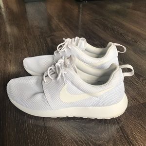 Men’s Nike Roshe Size 9